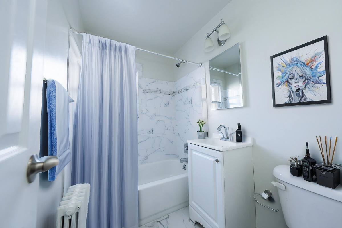 Apartment for rent at 49 W Hazelwood Ave, Rahway, NJ 07065