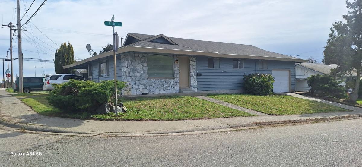 House for rent at 2501 Fir Ave, Bremerton, WA 98310