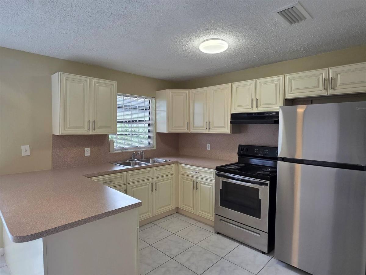 House for rent at 309 NE 169th St, Miami, FL 33162