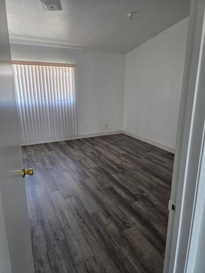 Apartment for rent at 14104 Yukon Ave, Hawthorne, CA 90250