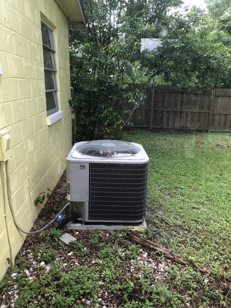 House for rent at 951 Halstead St, Deltona, FL 32725