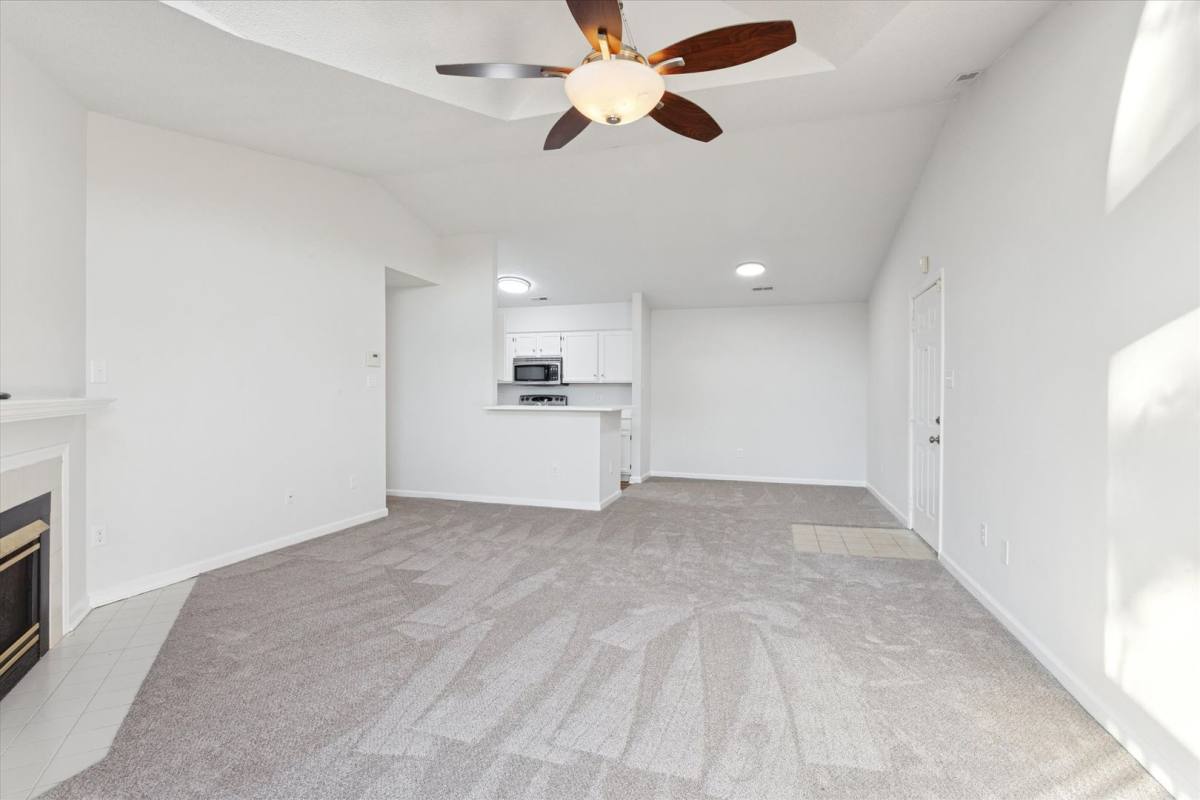 Condo for rent at 1563 N King St, Hampton, VA 23669