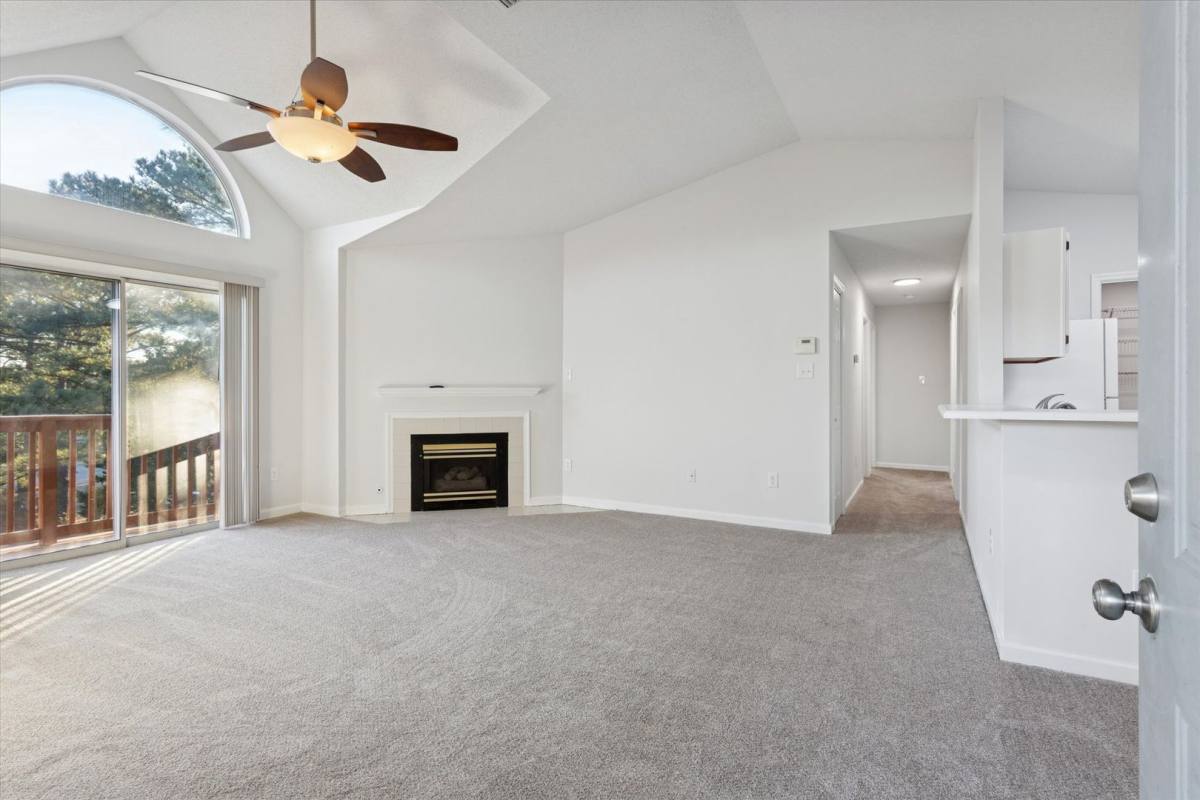Condo for rent at 1563 N King St, Hampton, VA 23669