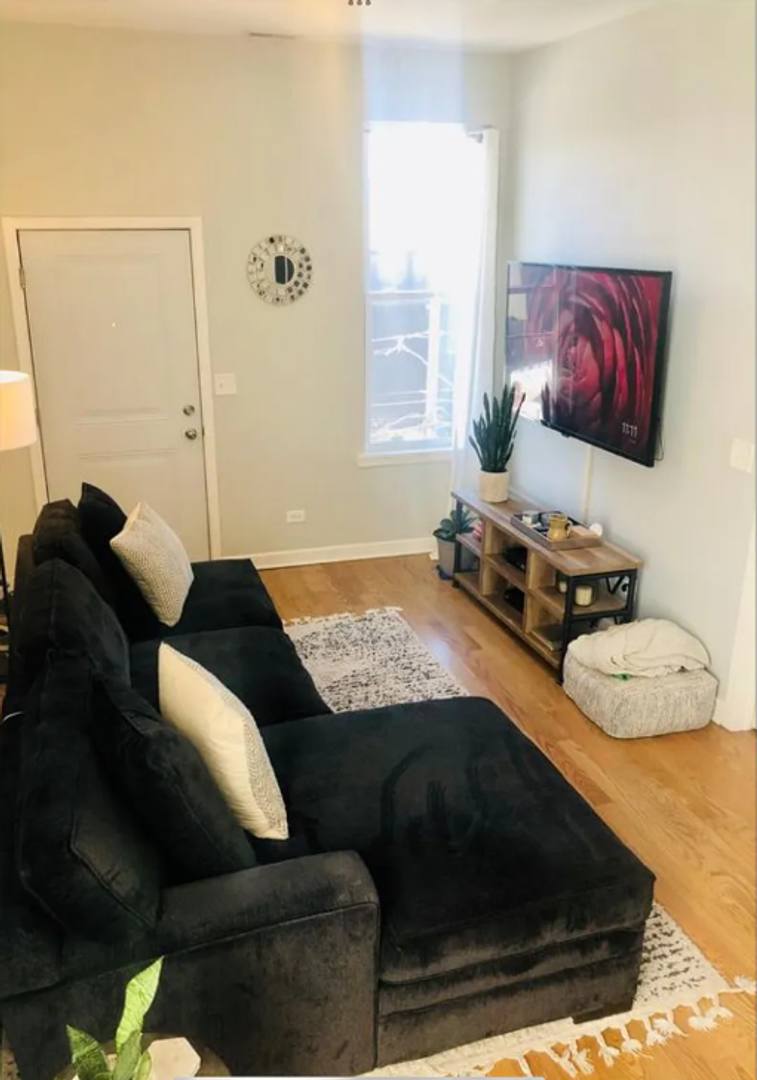 Apartment for rent at 1930 N Damen, Chicago, IL 60647