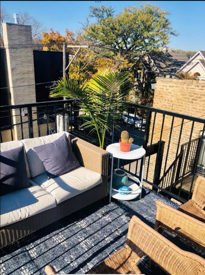 Apartment for rent at 1930 N Damen, Chicago, IL 60647