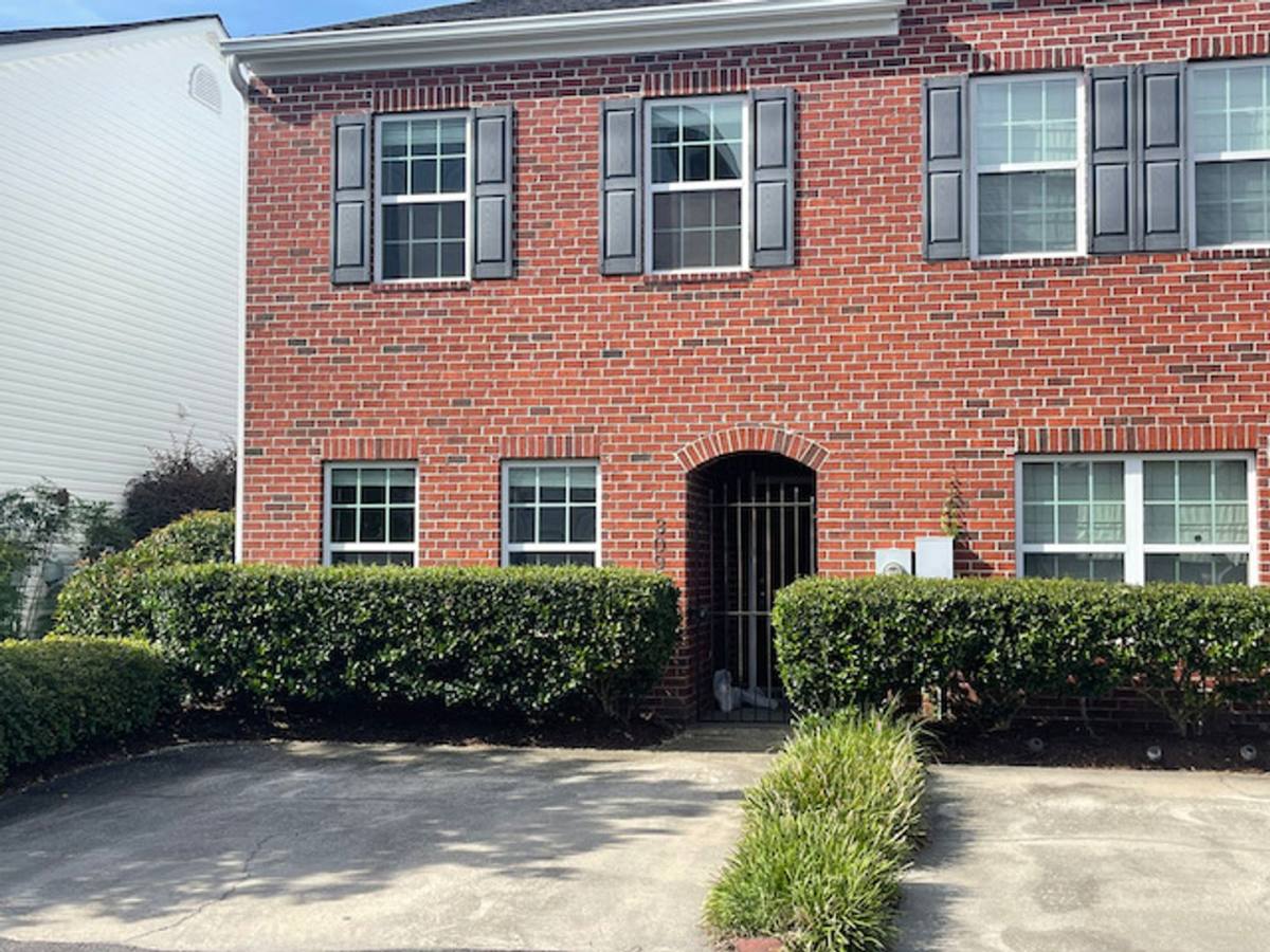 Townhouse for rent at 309 Station Trail, Savannah, GA 31406