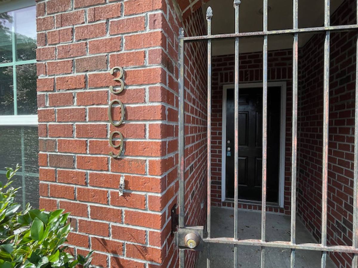 Townhouse for rent at 309 Station Trail, Savannah, GA 31406