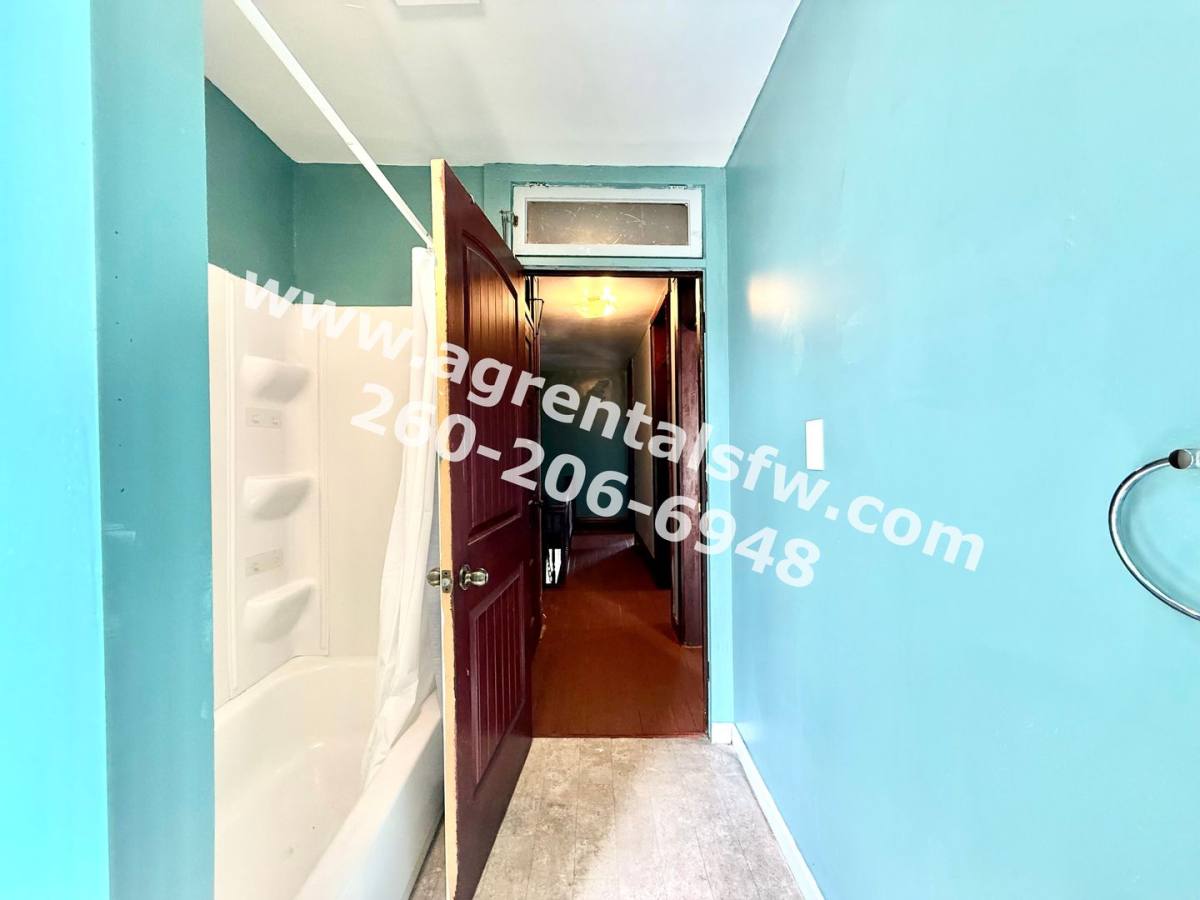 Apartment for rent at 116 E Pontiac St, Fort Wayne, IN 46803