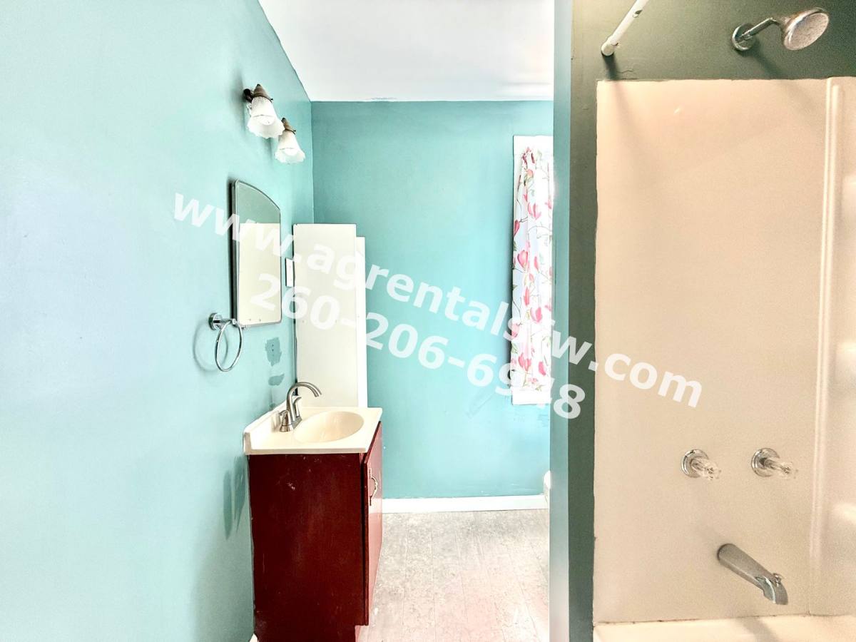 Apartment for rent at 116 E Pontiac St, Fort Wayne, IN 46803