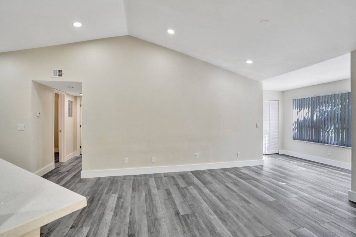 Condo for rent at 595 Vista Isles Dr, Fort Lauderdale, FL 33325