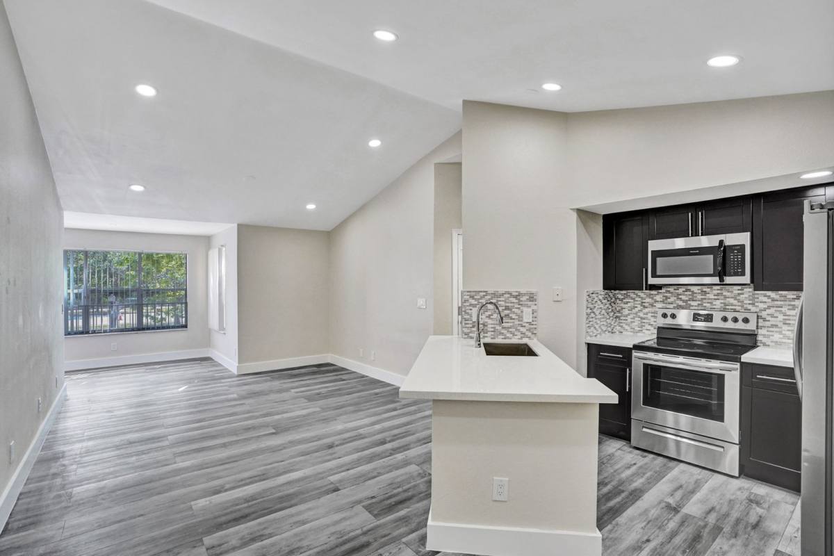 Condo for rent at 595 Vista Isles Dr, Fort Lauderdale, FL 33325
