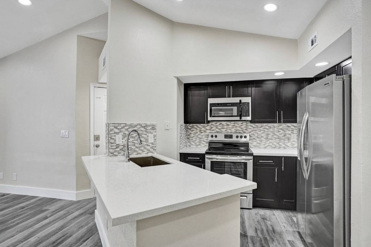 Condo for rent at 595 Vista Isles Dr, Fort Lauderdale, FL 33325