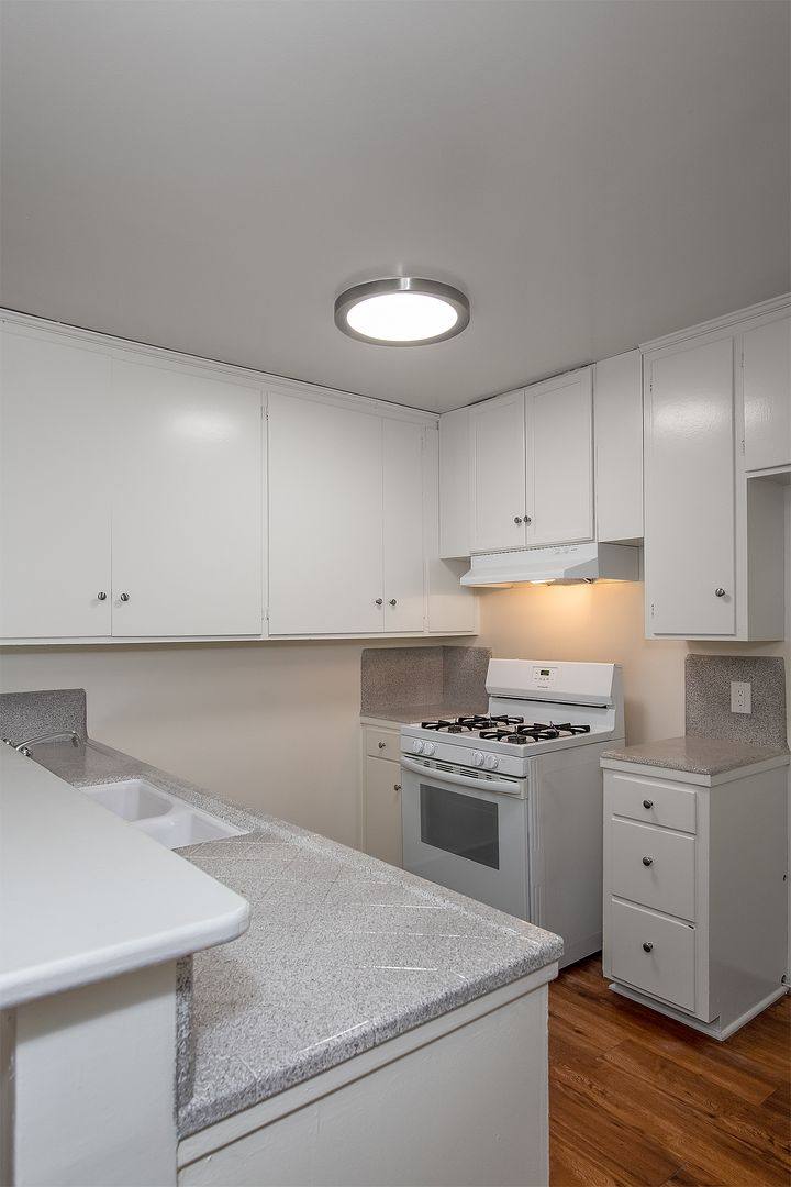 Apartment for rent at 320 N Howard St, Glendale, CA 91206