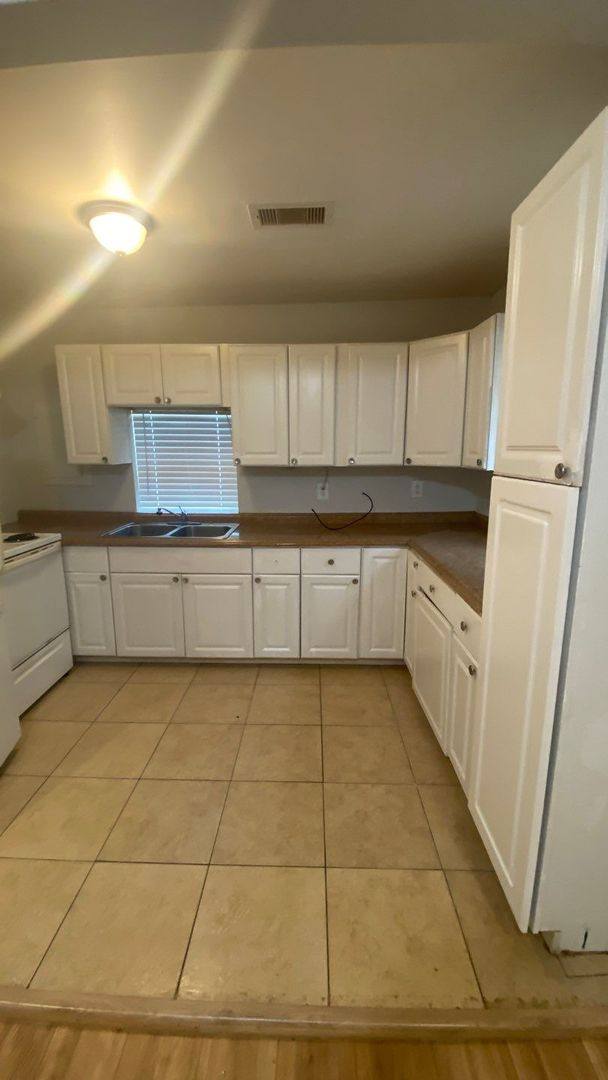 House for rent at 1918 Oleander Dr, La Marque, TX 77568