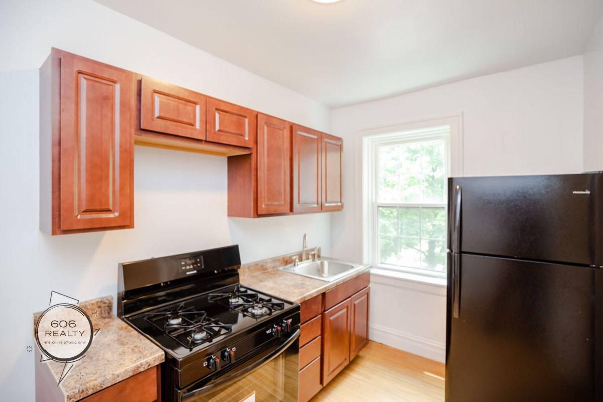 Apartment for rent at 1301 Ridgeland, Berwyn, IL 60402