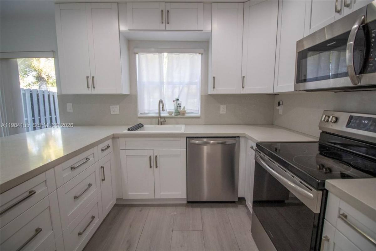 Townhouse for rent at 4844 Grapevine Way, Fort Lauderdale, FL 33331