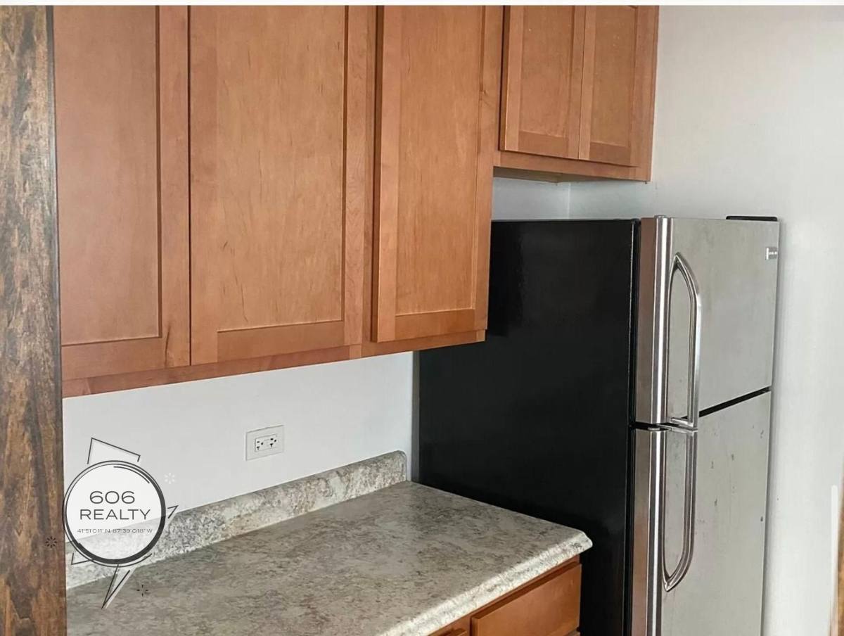 Apartment for rent at 3252-58 Maple Ave, Berwyn, IL 60402