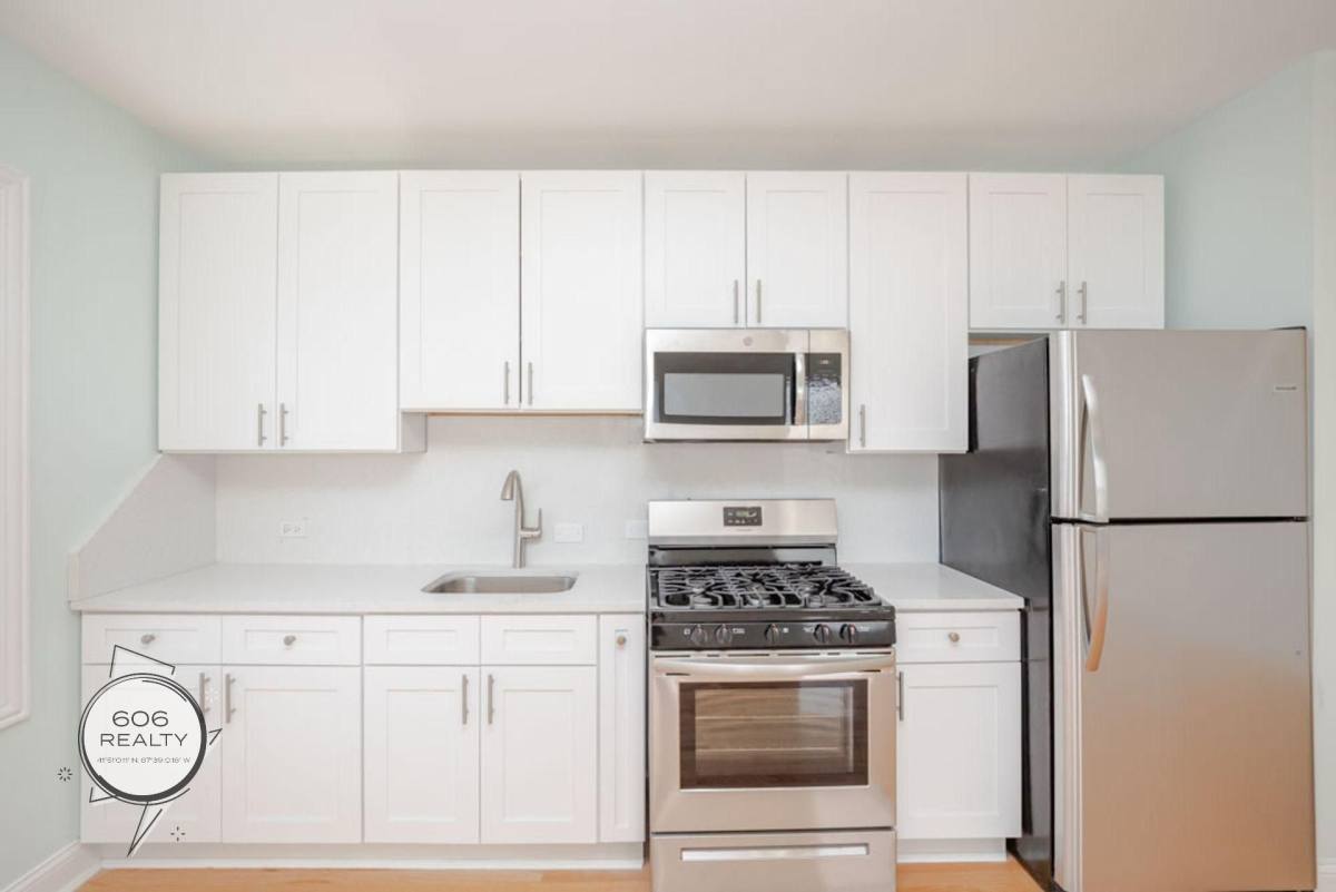 Apartment for rent at 4454-60 W Diversey, Chicago, IL 60639