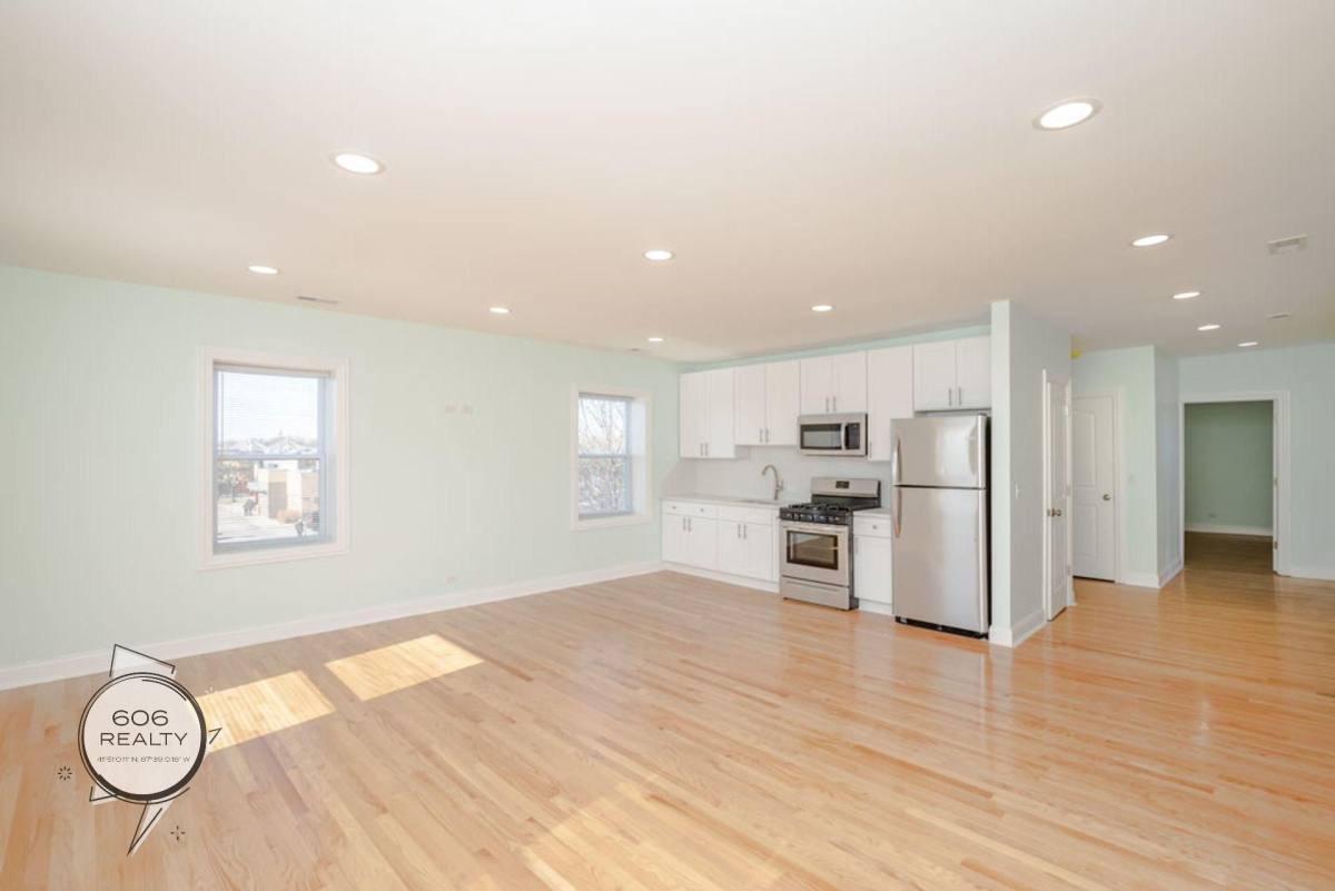 Apartment for rent at 4454-60 W Diversey, Chicago, IL 60639