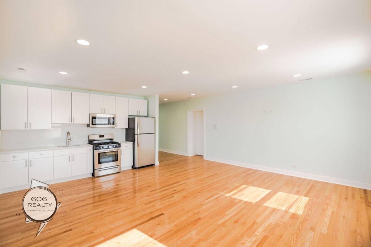 Apartment for rent at 4454-60 W Diversey, Chicago, IL 60639