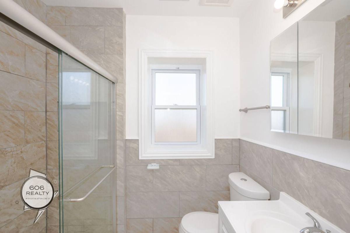 Apartment for rent at 4454-60 W Diversey, Chicago, IL 60639