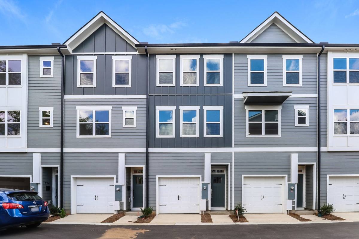 Townhouse for rent at 716 Drakeford Court, Charlotte, NC 28216