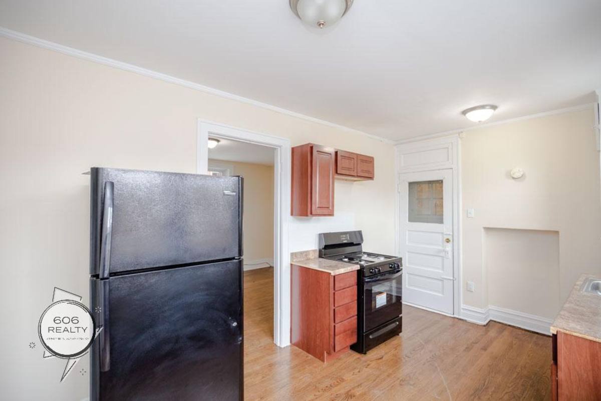Apartment for rent at 5011-15 W Cermak Rd, Cicero, IL 60804