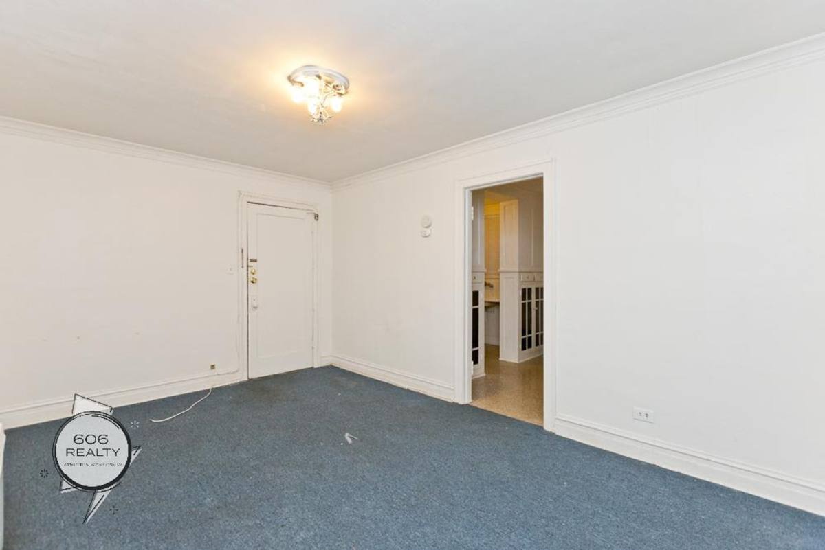 Apartment for rent at 5011-15 W Cermak Rd, Cicero, IL 60804