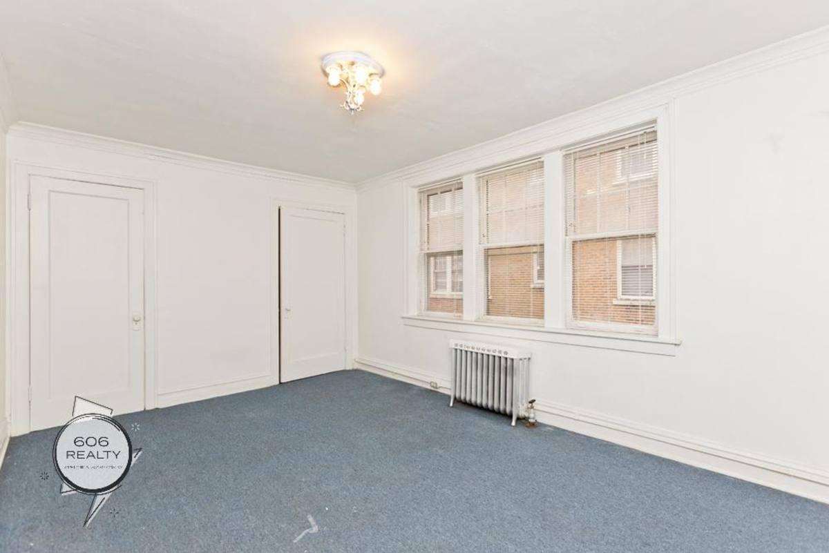 Apartment for rent at 5011-15 W Cermak Rd, Cicero, IL 60804