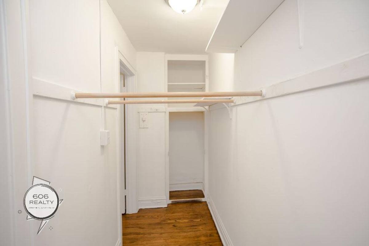 Apartment for rent at 5011-15 W Cermak Rd, Cicero, IL 60804