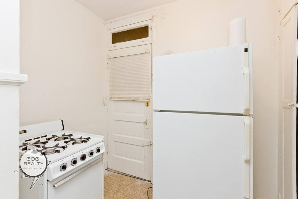 Apartment for rent at 5011-15 W Cermak Rd, Cicero, IL 60804