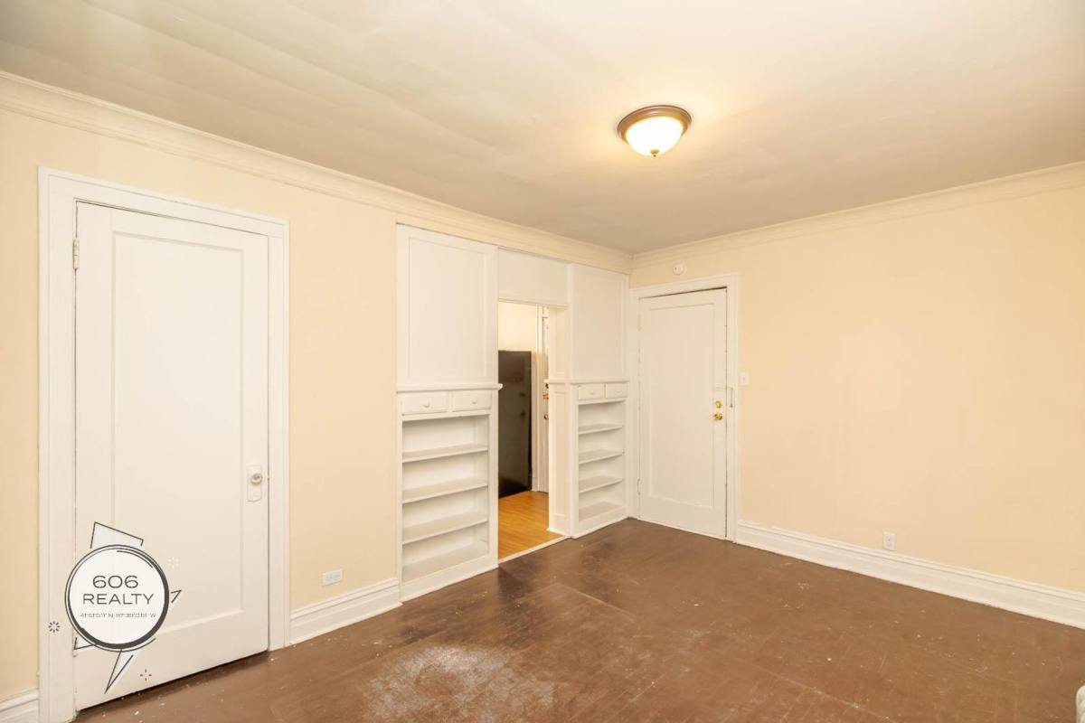 Apartment for rent at 5017-21 W Cermak Rd, Cicero, IL 60804