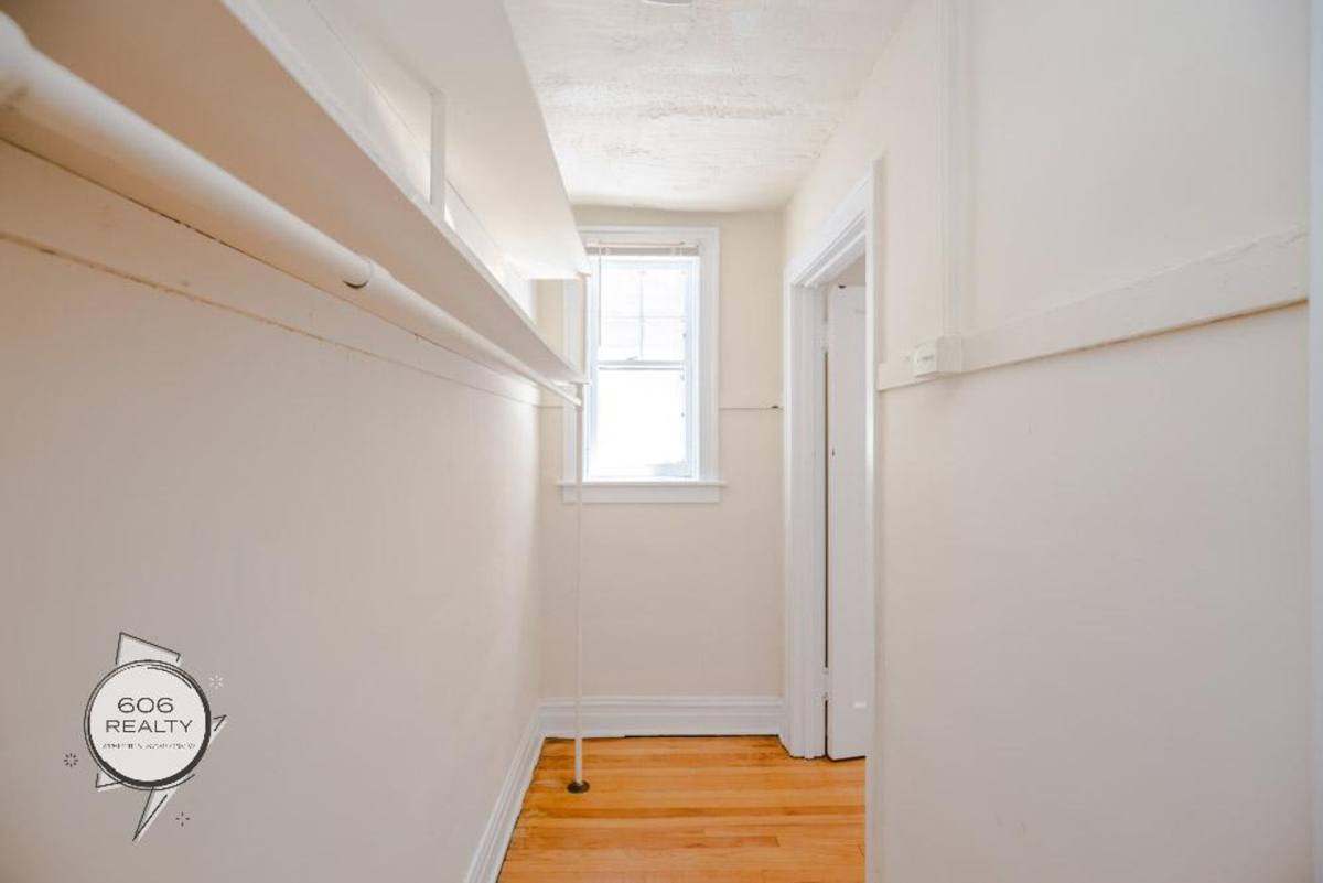 Apartment for rent at 5017-21 W Cermak Rd, Cicero, IL 60804