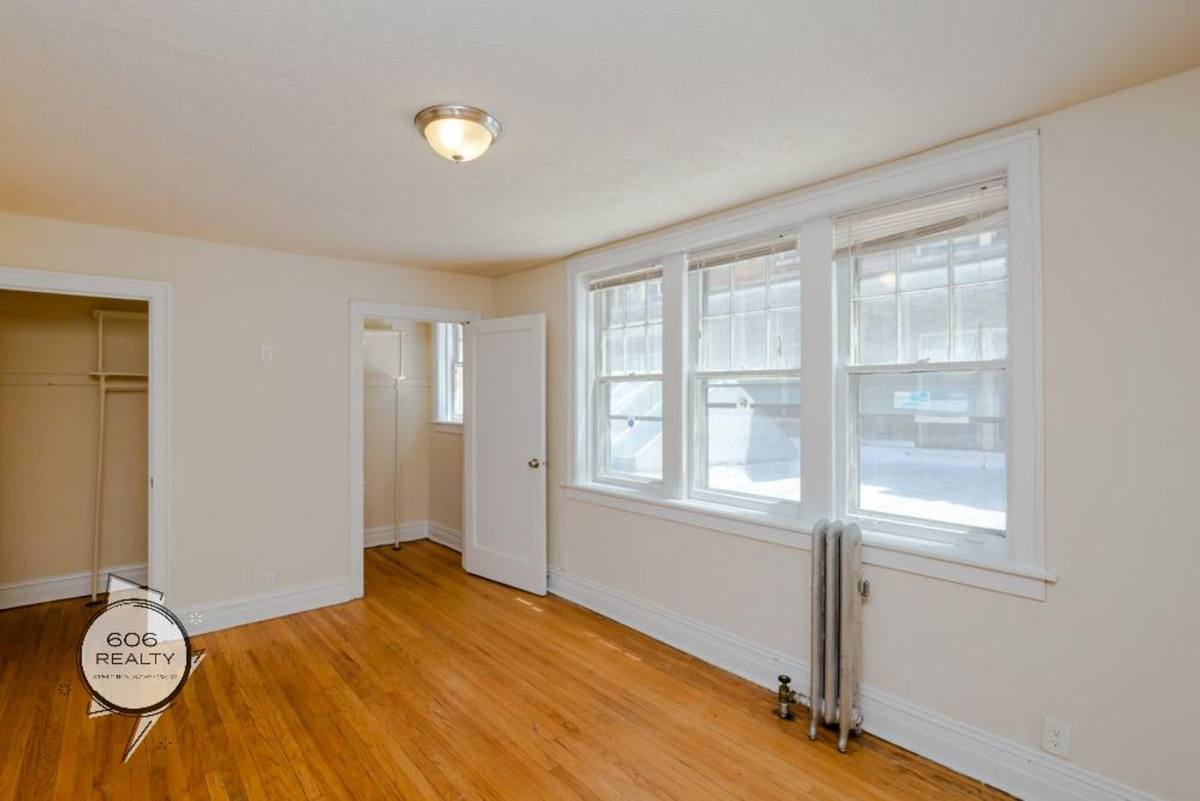 Apartment for rent at 5017-21 W Cermak Rd, Cicero, IL 60804