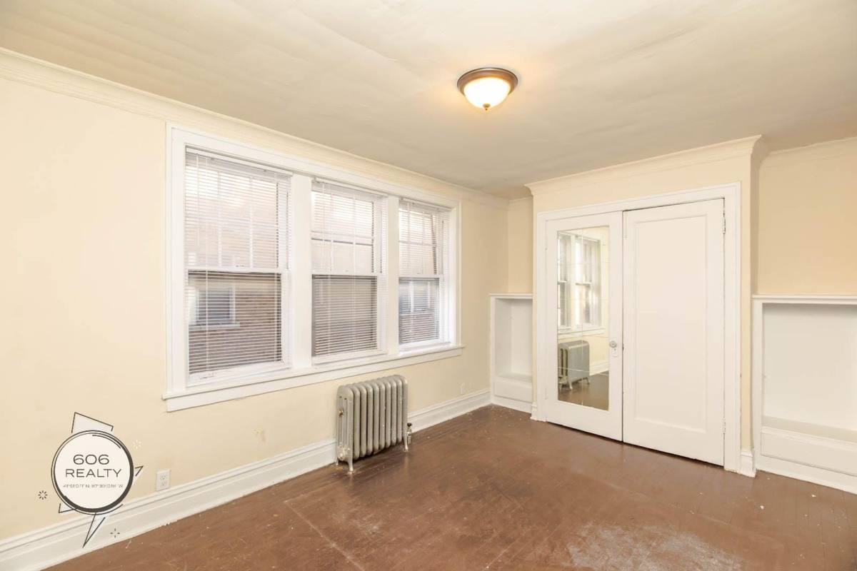 Apartment for rent at 5017-21 W Cermak Rd, Cicero, IL 60804