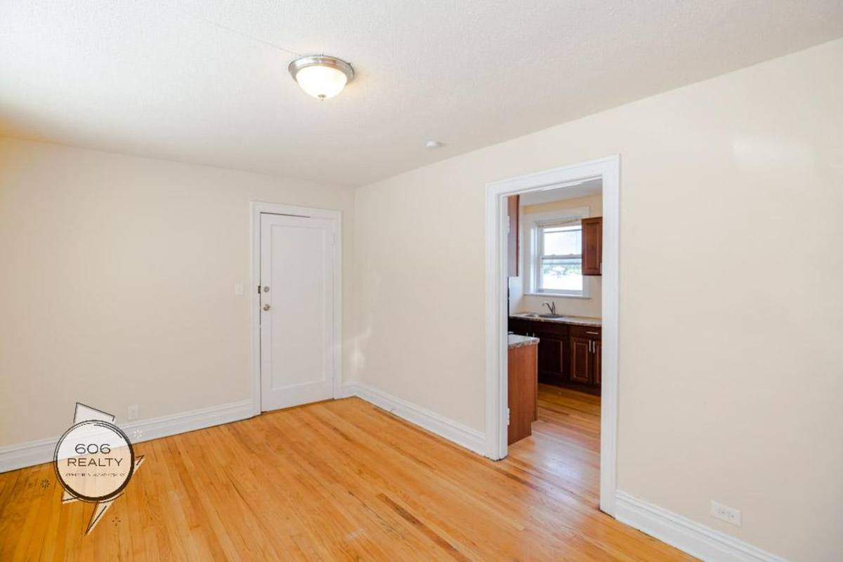 Apartment for rent at 5017-21 W Cermak Rd, Cicero, IL 60804