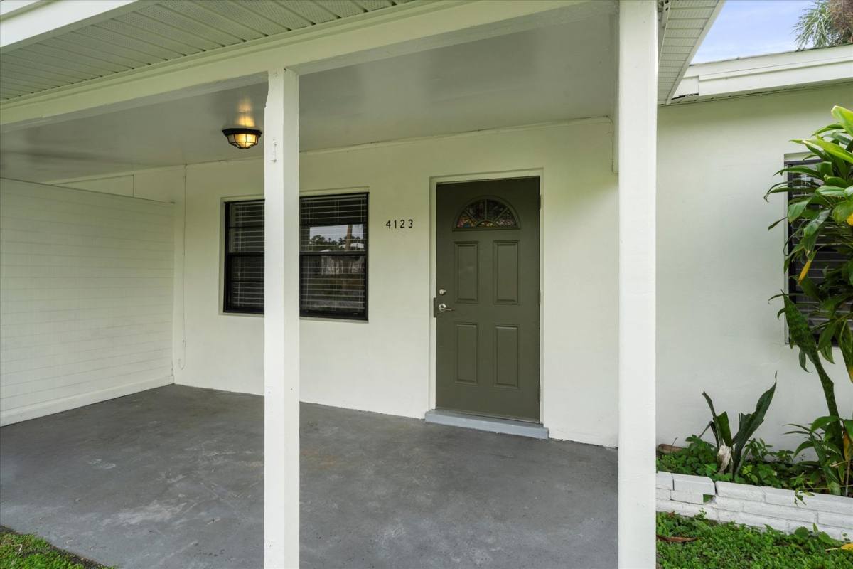 Townhouse for rent at 4123 18th Place, Vero Beach, FL 32960