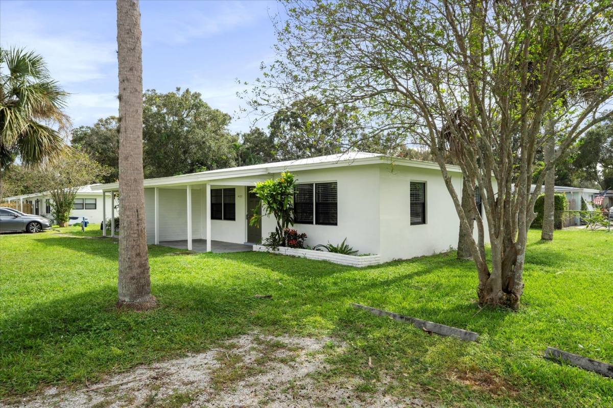 Townhouse for rent at 4123 18th Place, Vero Beach, FL 32960