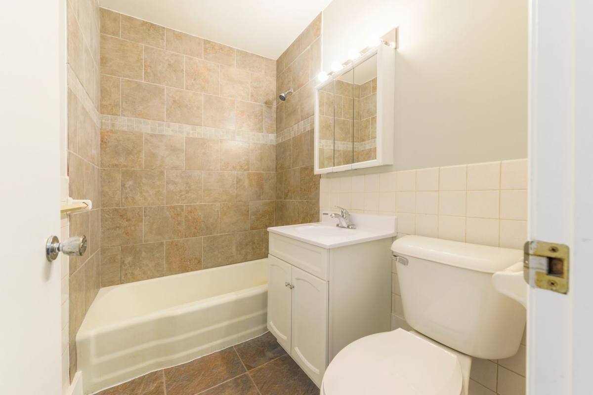 Apartment for rent at 1708 Glenwood Ave, Minneapolis, MN 55405