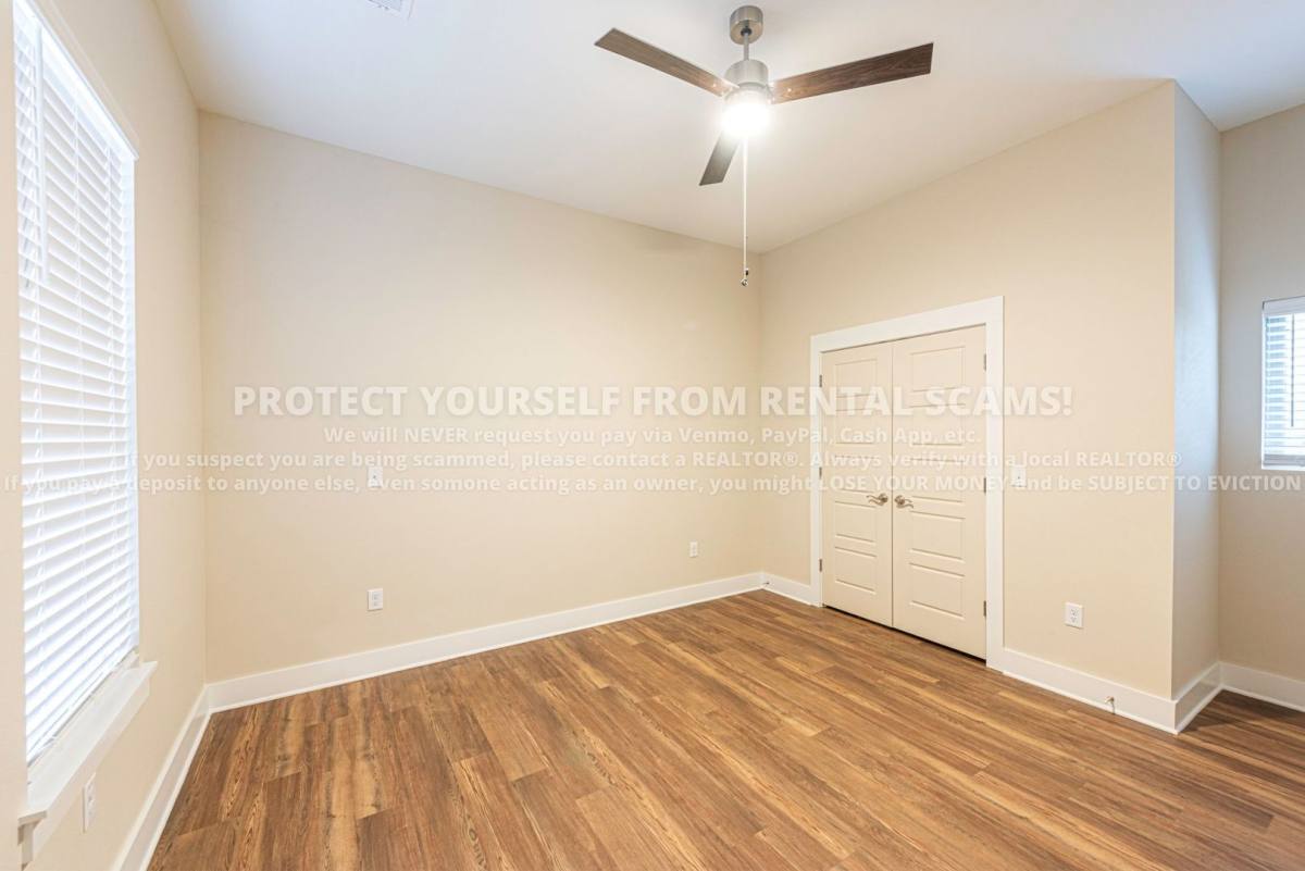 House for rent at 886 S Hill Ave, Fayetteville, AR 72701