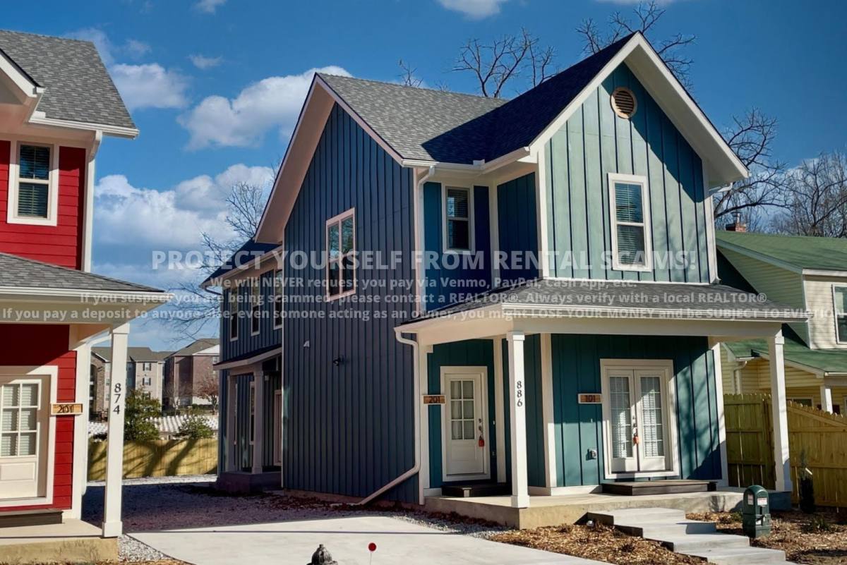 House for rent at 886 S Hill Ave, Fayetteville, AR 72701