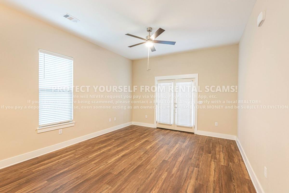 House for rent at 886 S Hill Ave, Fayetteville, AR 72701