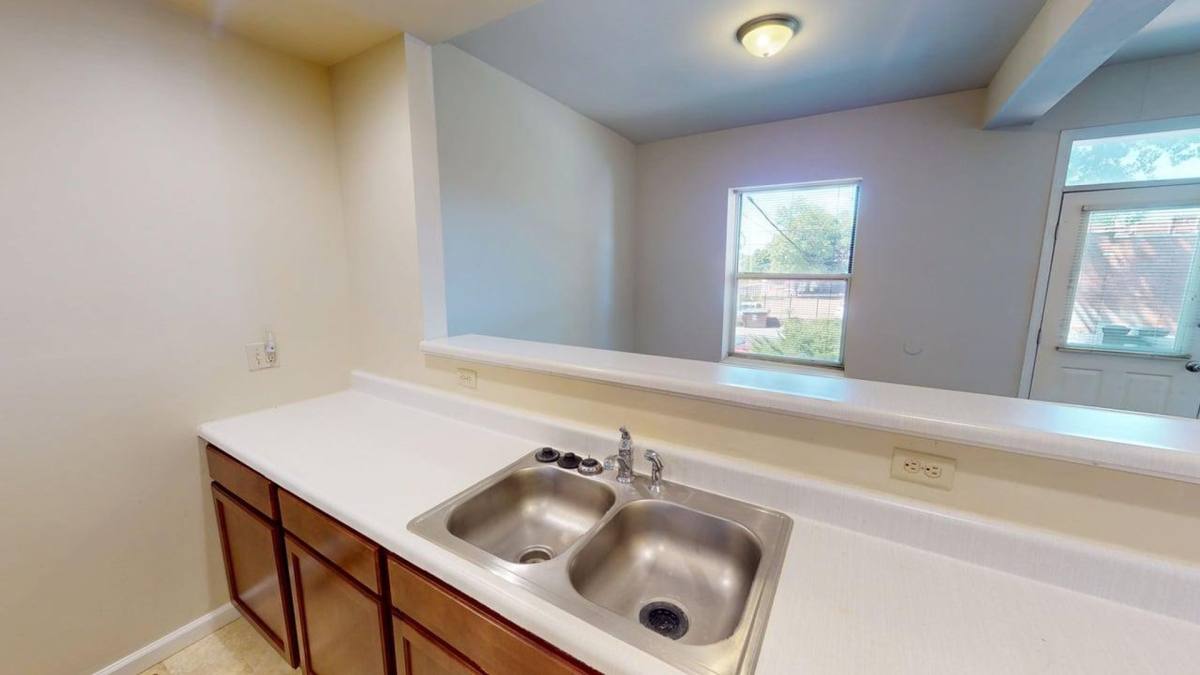 Apartment for rent at 3861 McRee Ave, Saint Louis, MO 63110