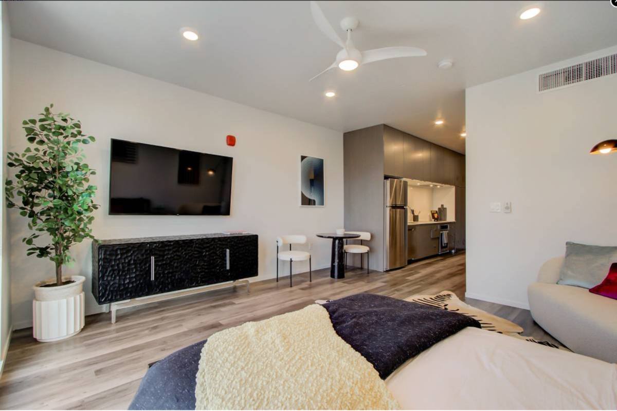 Apartment for rent at 1026 17th St, Sacramento, CA 95814