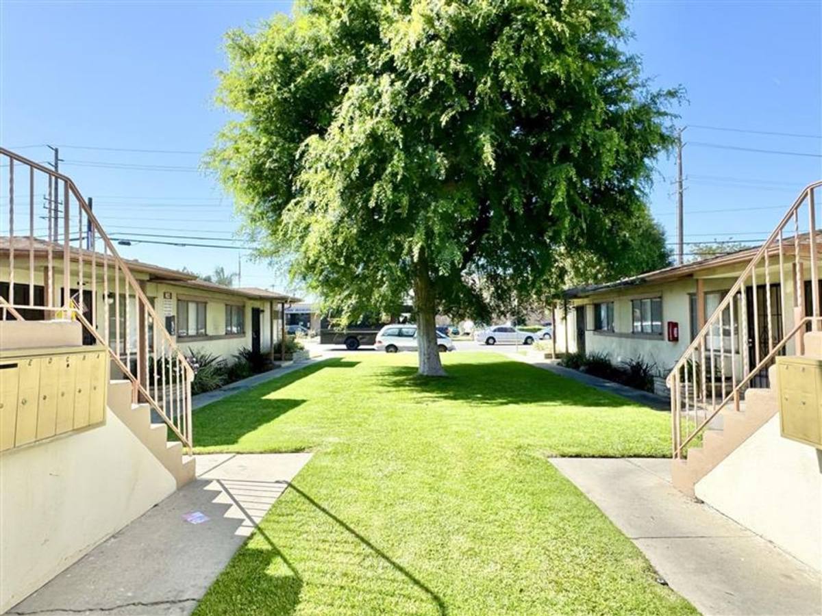 Apartment for rent at 2132-2134 W Juno Ave, Anaheim, CA 92804