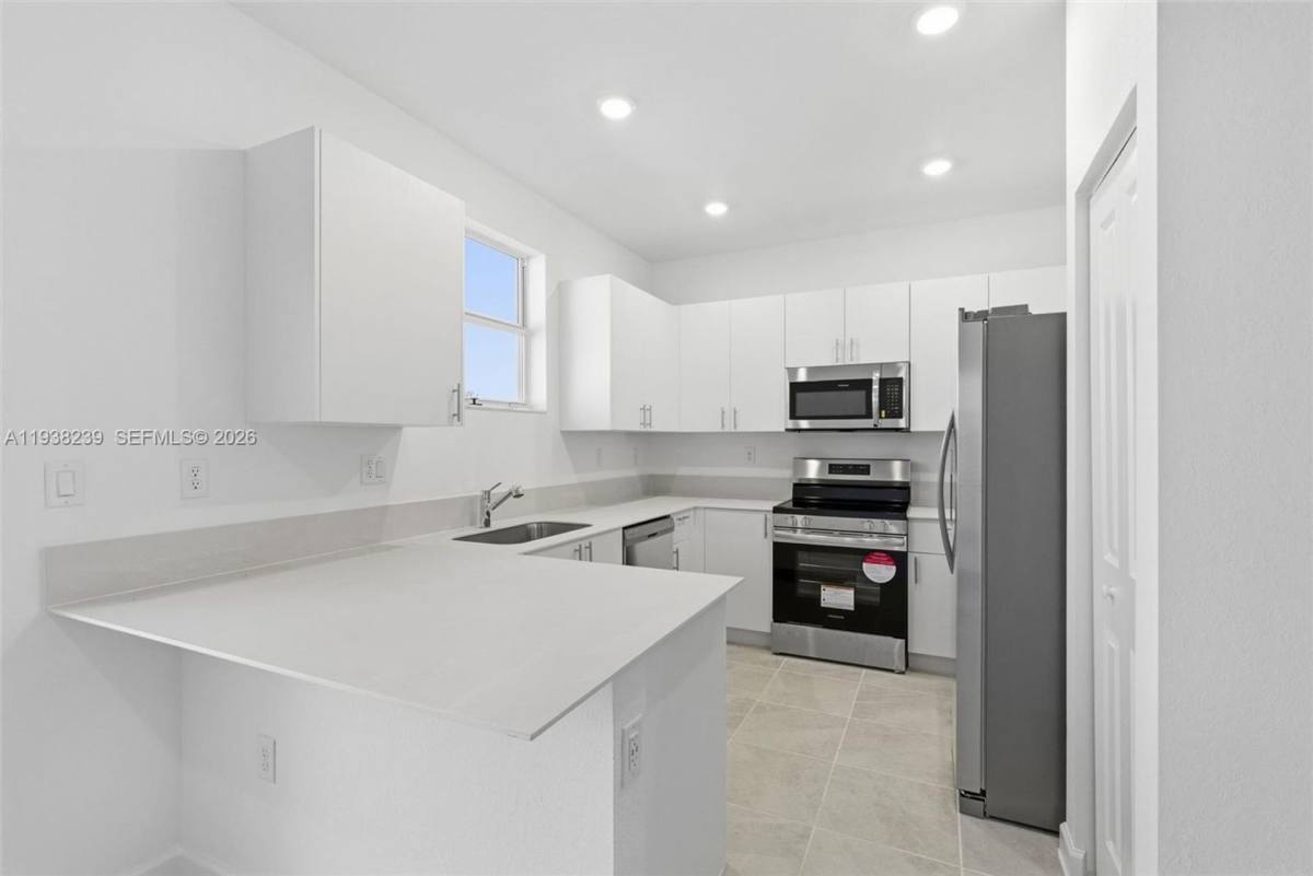 Townhouse for rent at 2705 SE 25 Ave, Homestead, FL 33035