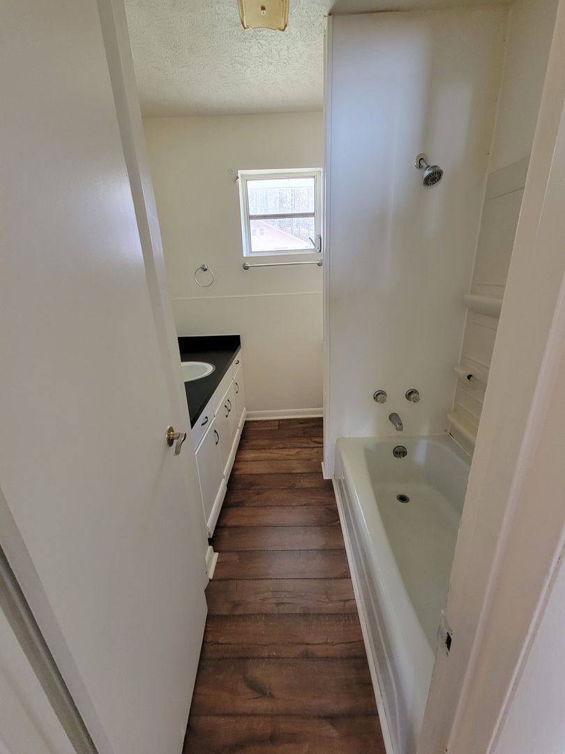 House for rent at 286 Hookers Gap Rd, Candler, NC 28715