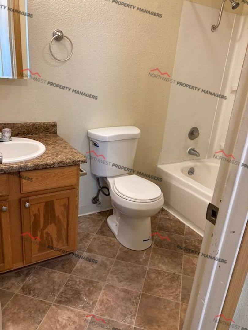 Apartment for rent at 1100 S Pearl St 1-36, Centralia, WA 98531