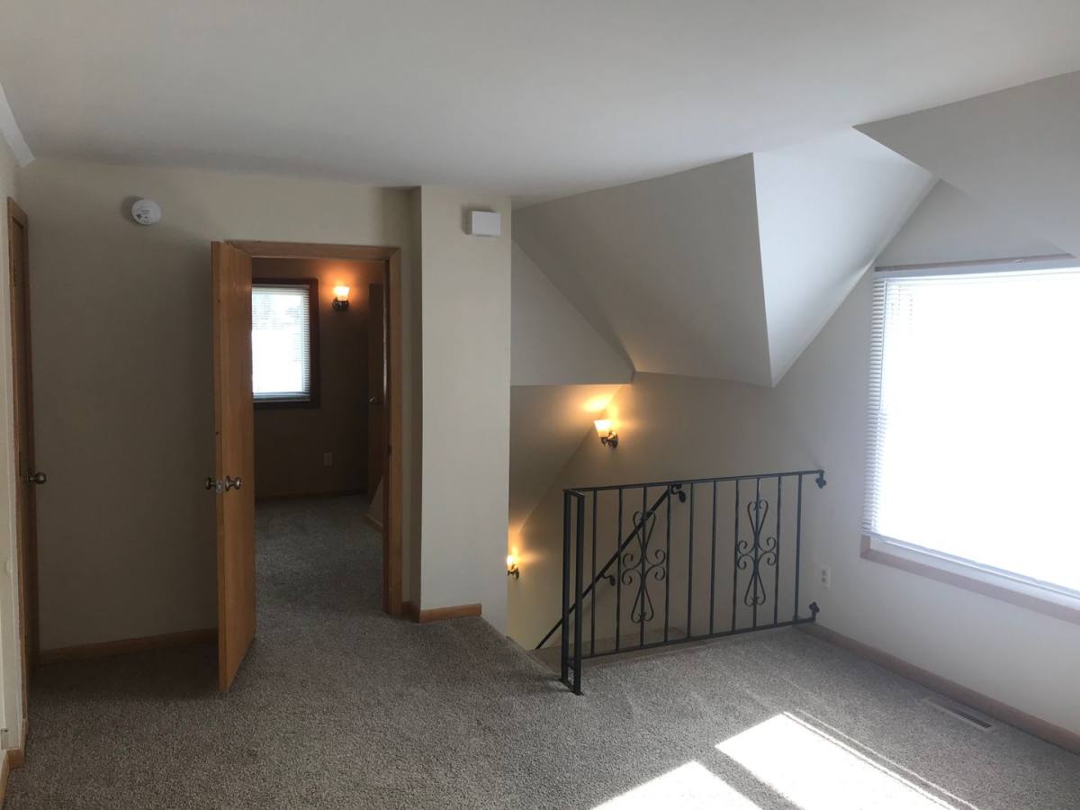 Apartment for rent at 409 Fairview Ave N, Saint Paul, MN 55104