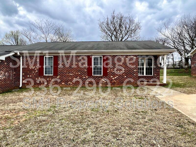 House for rent at 121 Thomas St, High Point, NC 27263